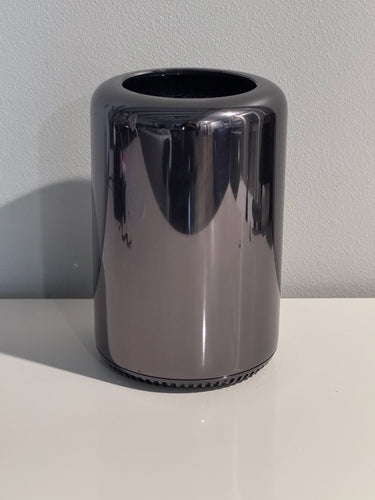 Apple Mac Pro 3.5 GHz 6-Core 1TB SSD 64GB RAM Intel Xeon E5 (Late 2013)